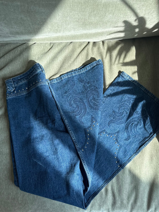 The studded sculpt flare